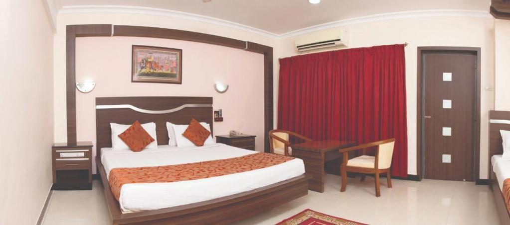 Ramyas Hotels Tiruchirappalli Bagian luar foto